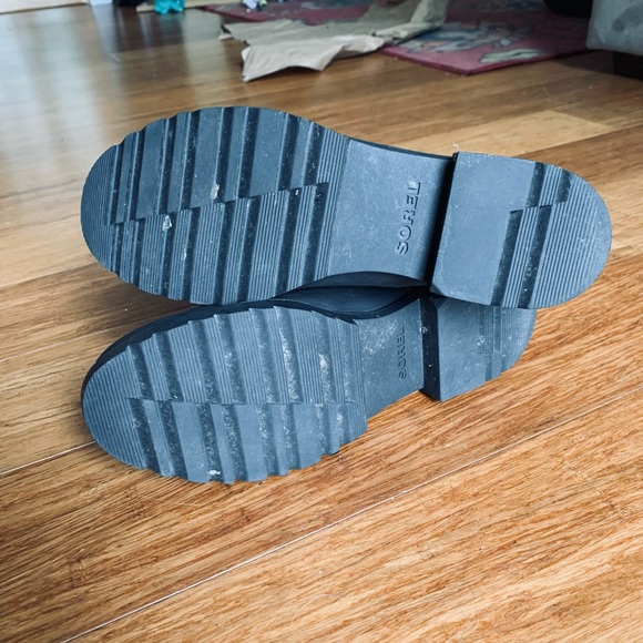 Sorel Leather Chelsea Boots - Picture 5 of 6